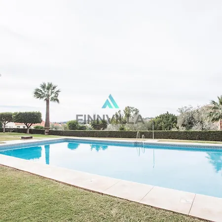 With Pool פואנגירולה